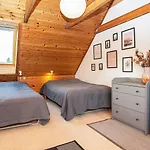 5 Person In Romo-by Traum *
