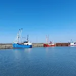 5 Person In Romo-by Traum