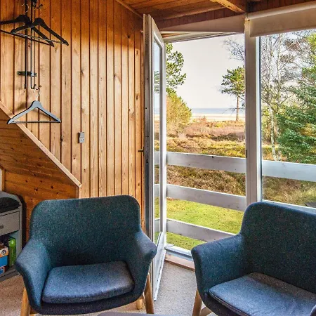 5 Person In Romo-by Traum