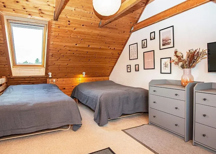 5 Person In Romo-by Traum *